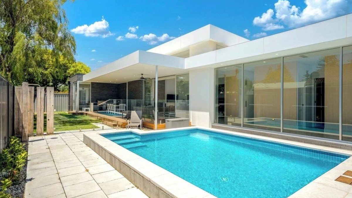 Grange House | Grange Beach Villa - Pool, Pets, Sauna, WiFi, Luxe