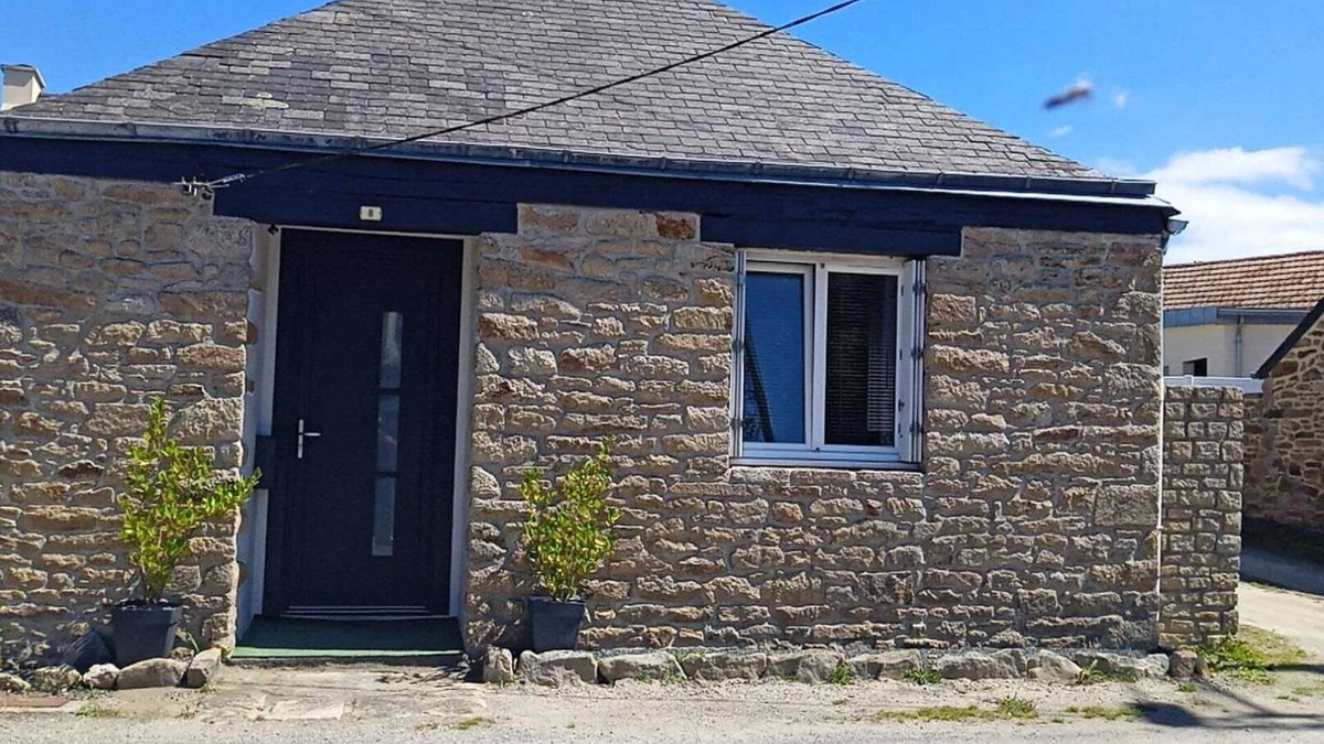 Ploudalmezeau House | Grange Bretonne Rénovée - 7 Pers - 2 Chambres. Port a 200m