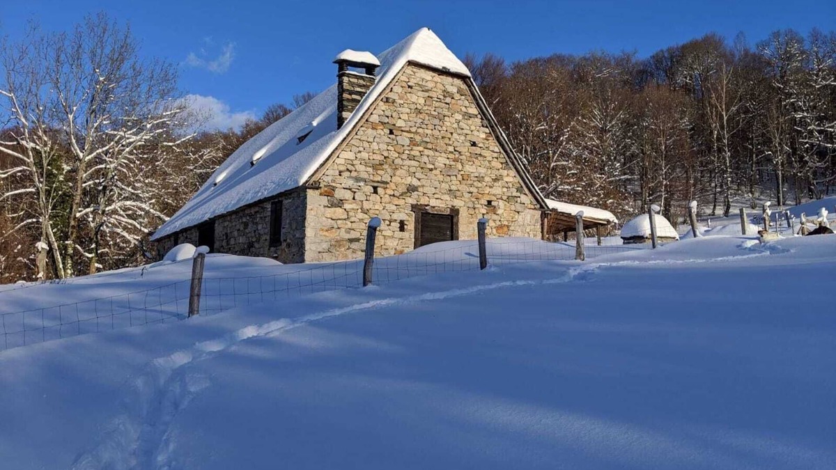 Aucun House | Grange Contrenète cut off from the world