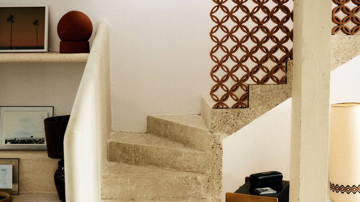 Endoume House | Granite house, feet in the water, Malmousque