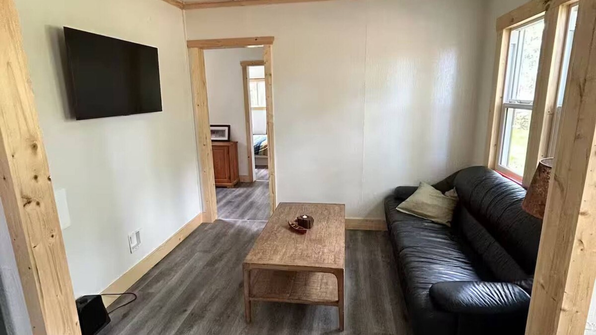 Northern Ontario Cabin | Granite Lake 2 Bedroom Cabin
