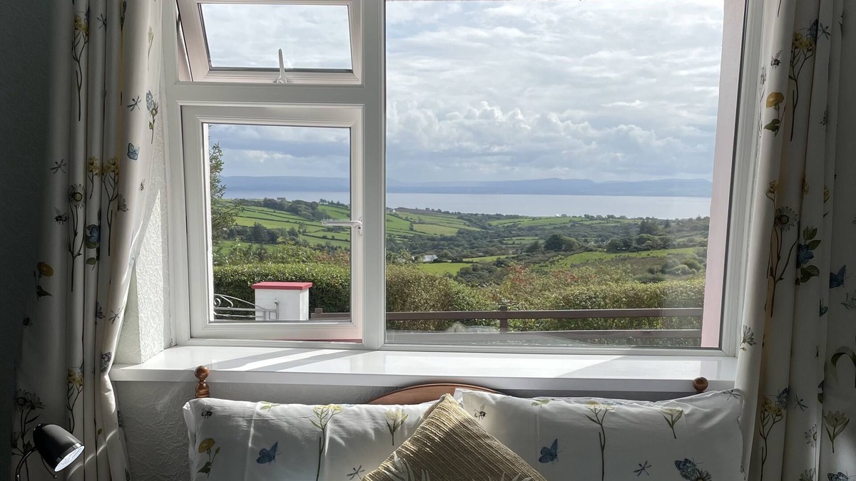 Inishowen Cottage | GRANNYS COTTAGE, pet friendly in Quigley's Point, County Donegal