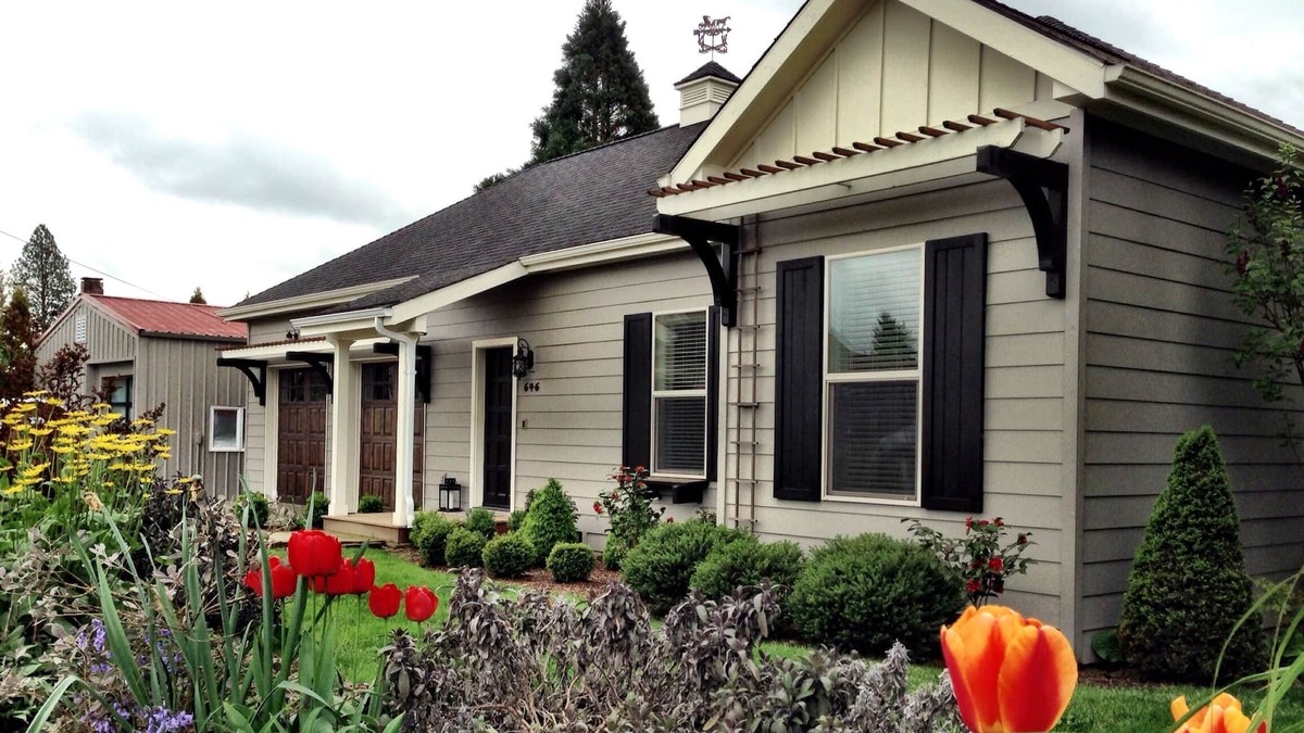 Carlton House | Grant Street - A Carlton Wine Country Home