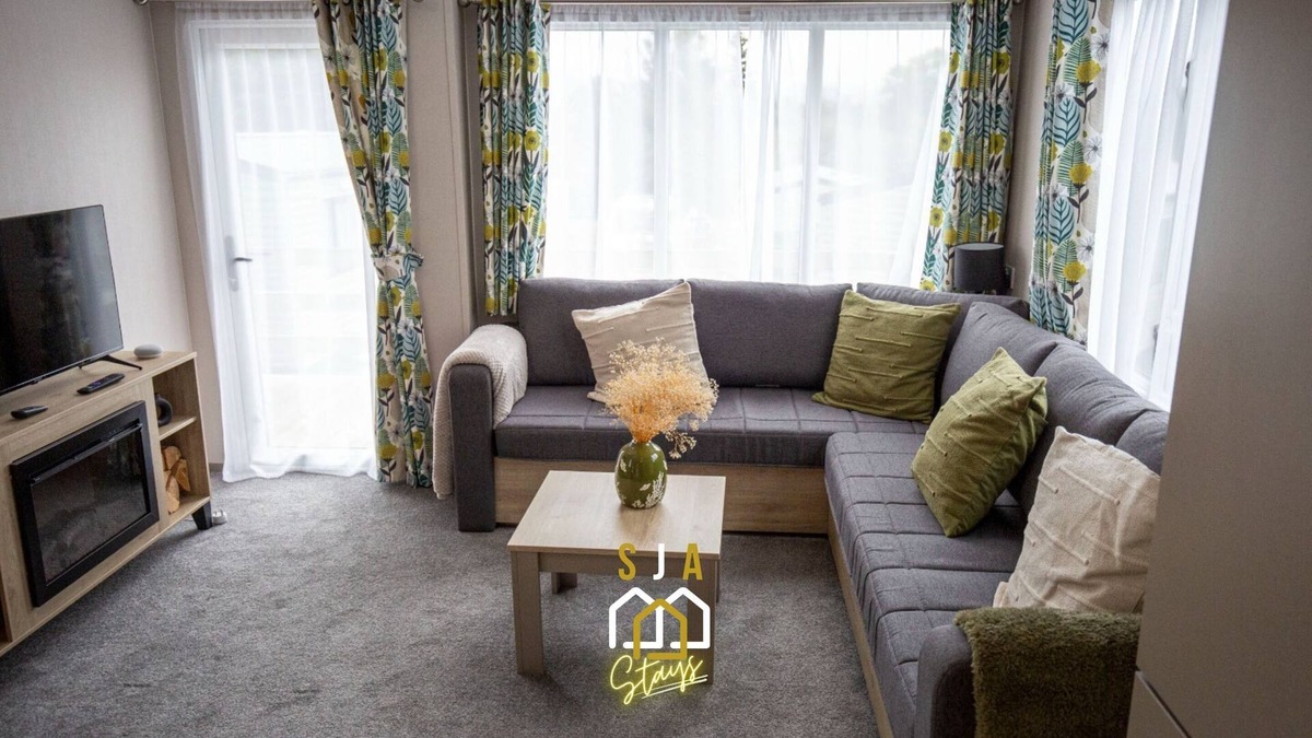 Grantown-on-Spey Apartment | Grantown Getaway - SJA Stays - Modern 2 Bed Static