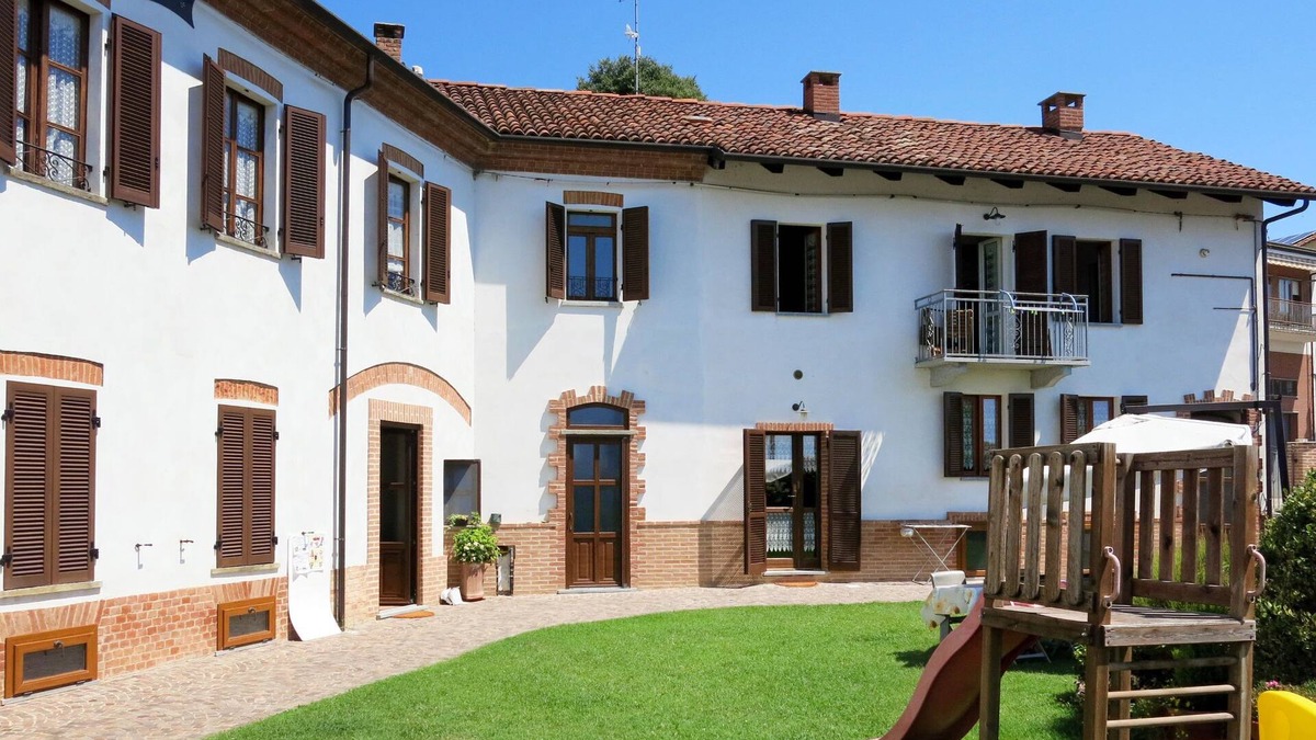 Cossombrato House | Grappolo + Margherita by Interhome