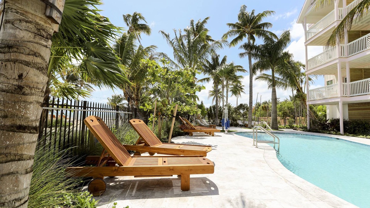 Marathon Hotel | Grassy Flats Resort & Beach Club