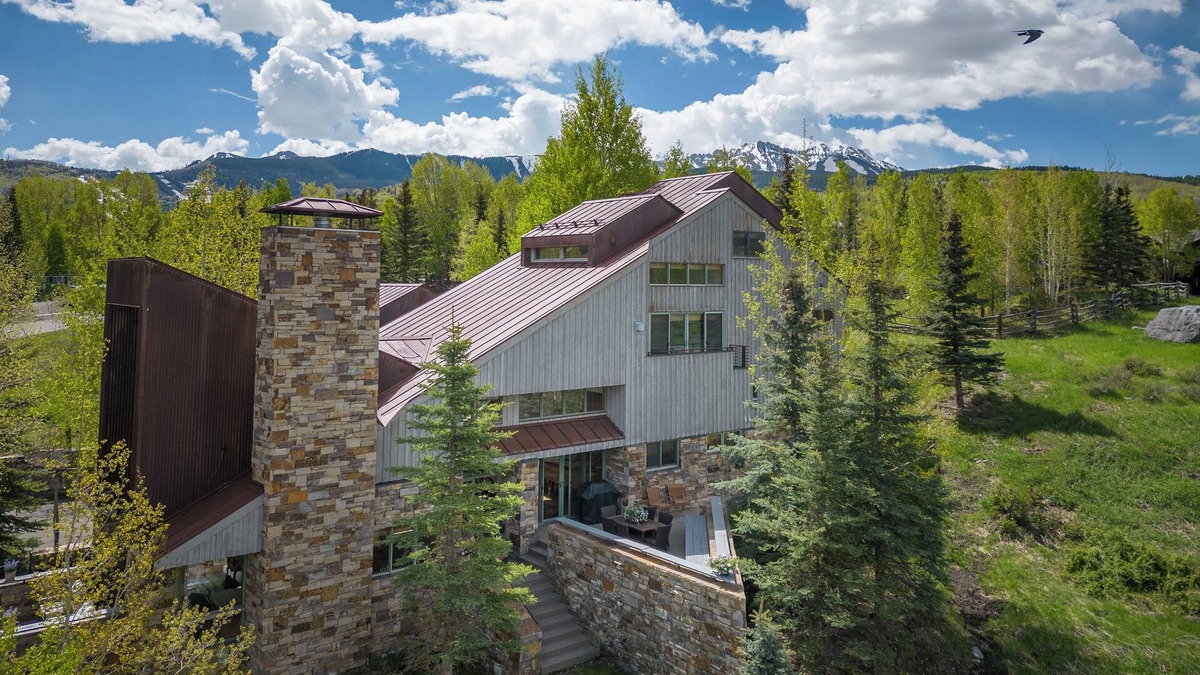 Timber Ridge House | Gray Mill House by Curate Telluride-NEW Remodel, Hot Tub, Grill, Views, Lux Home