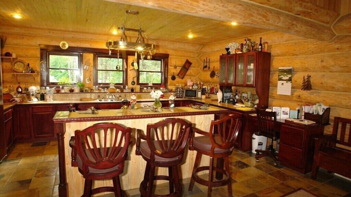 Kalispell Bed & Breakfast | Gray's room Garrison Inn Montana bed and breakfast