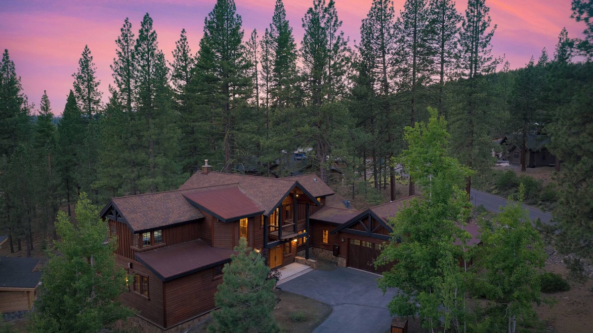 Truckee House | Grays Crossing by AvantStay | Stunning 4BDR Cabin