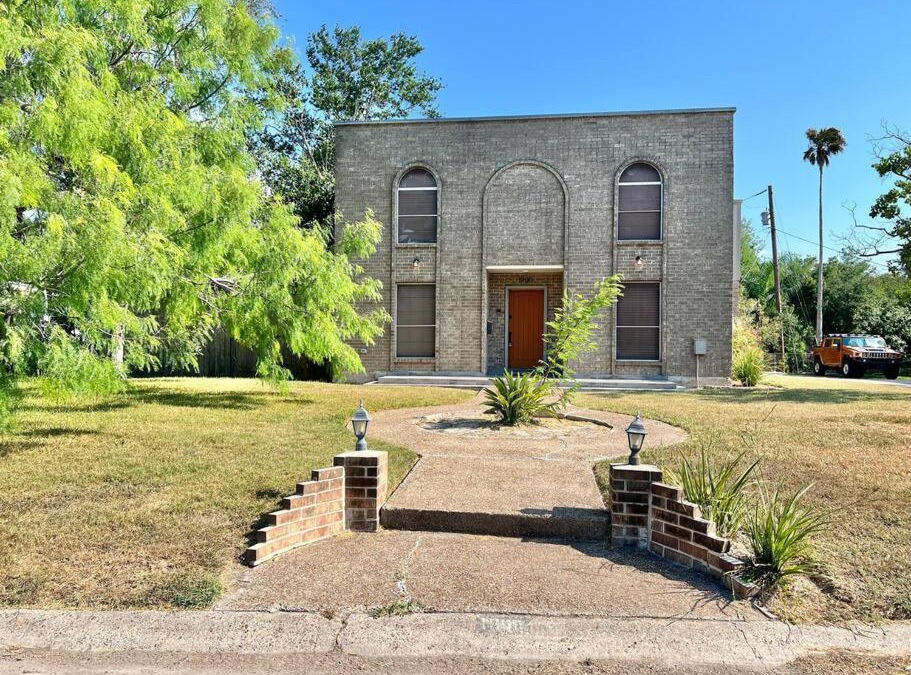 Harlingen House | Great 2 Story Home in Harlingen, Texas