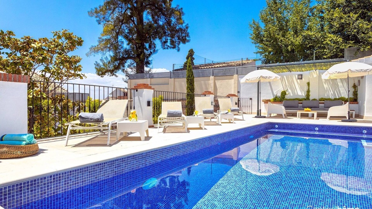 Genil Apartment | Great Apartment in Traditional House near Alhambra. San Ignacio I