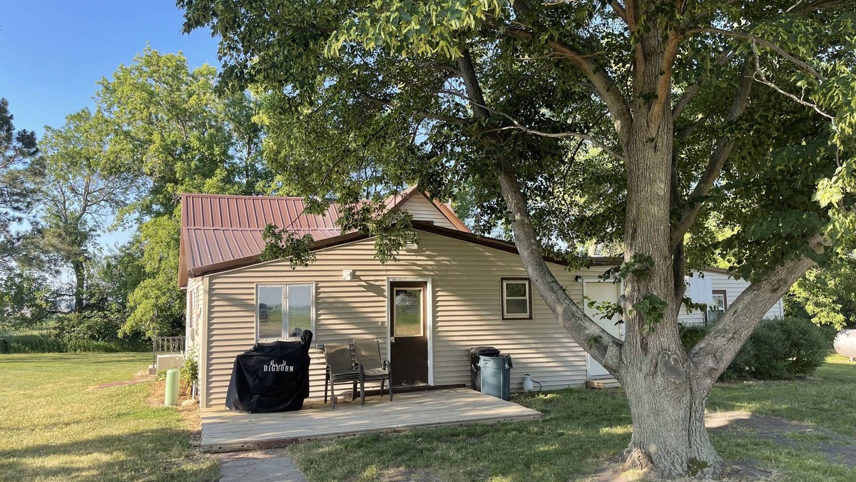 Roslyn Other | Great area for hunting and fishing, dog kennel on property