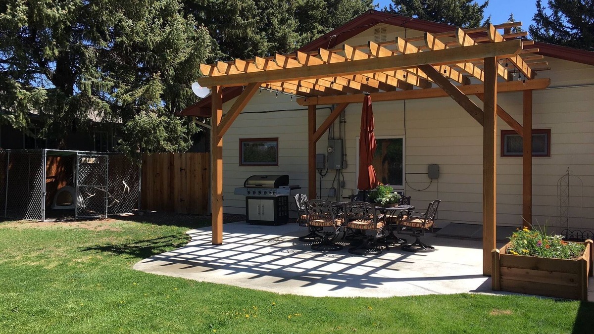 Cody House | Great Back Yard, Minutes To Downtown, Quiet, Cozy, Clean & Pet-friendly!