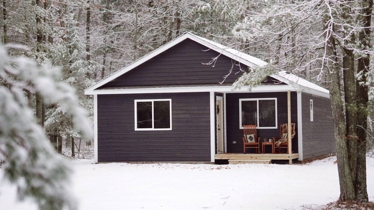Danbury Cabin | Great Bear Getaway. Your peaceful retreat in the heart of cabin country!