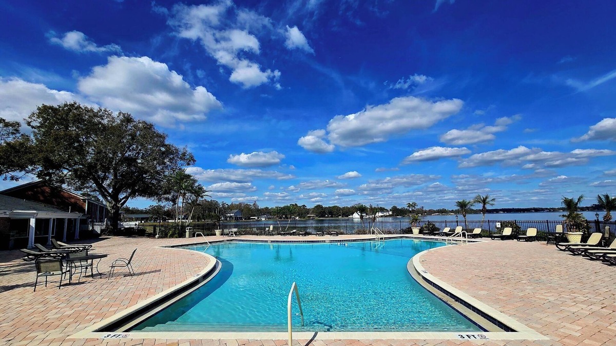 Lake Magdalene Condo | Great Condo Close To Busch Gardens!