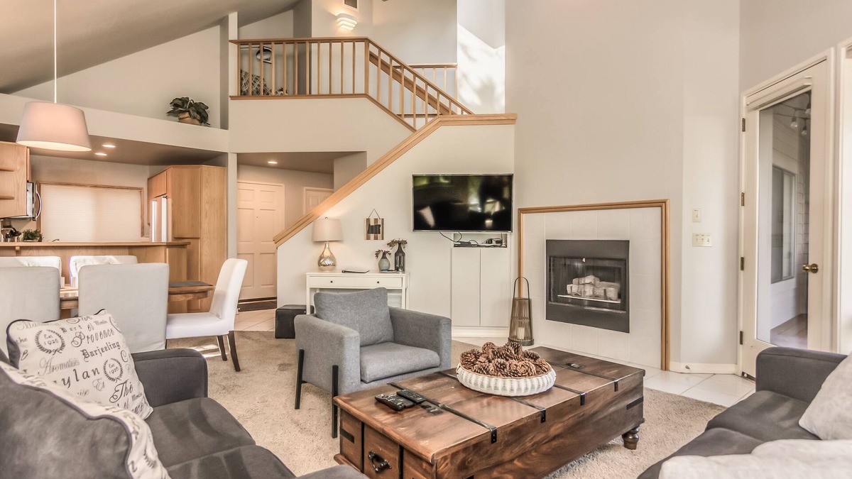 Century West Condo | Great condo w/2 decks, near the slopes - city view (3rd bedroom option)