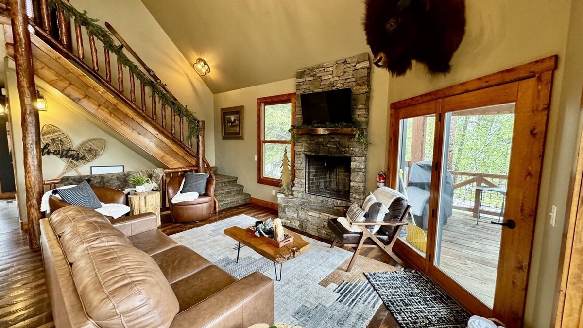 Deadwood Cabin | Great Escape - Cozy Cabin with Access to Pool