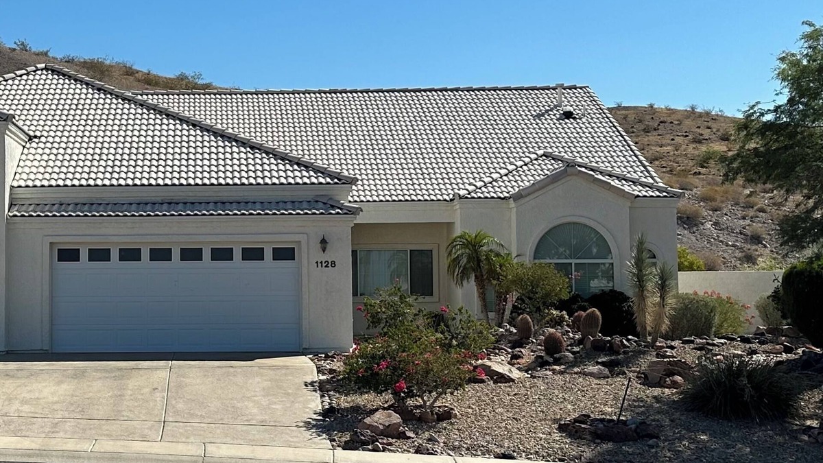 Bullhead City House | Great for families. Den is 4th bedroom with full bunk beds. Gated Community
