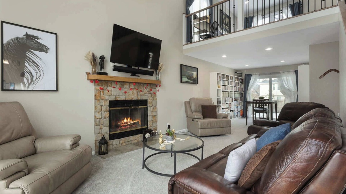 Olathe House | Great for Groups King Beds Mins from Kauffman