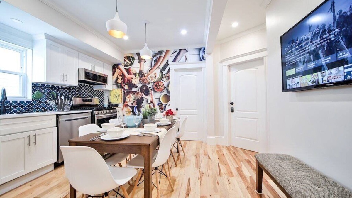 Dorchester House | Great for large group mins from DowntownBostonFenway Convention Grill Free Prkg