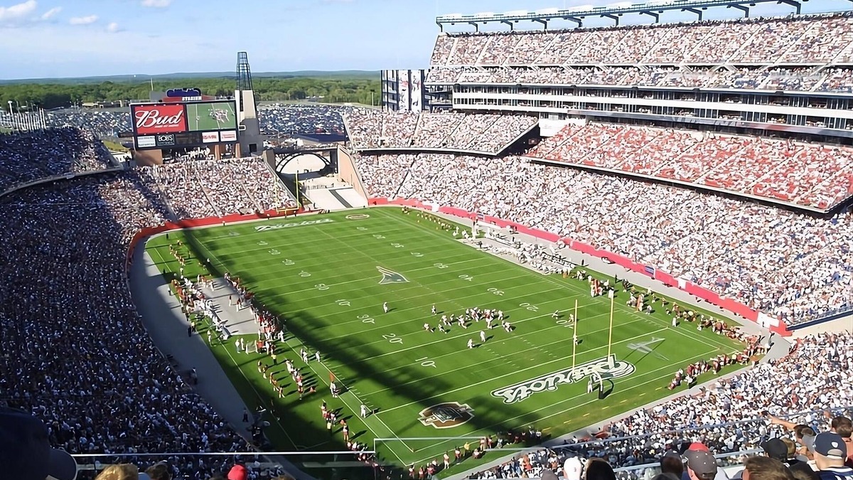 Foxboro Hotel | Great Foxboro Find! FREE Breakfast & Parking, Walking Distance to Patriot Place!