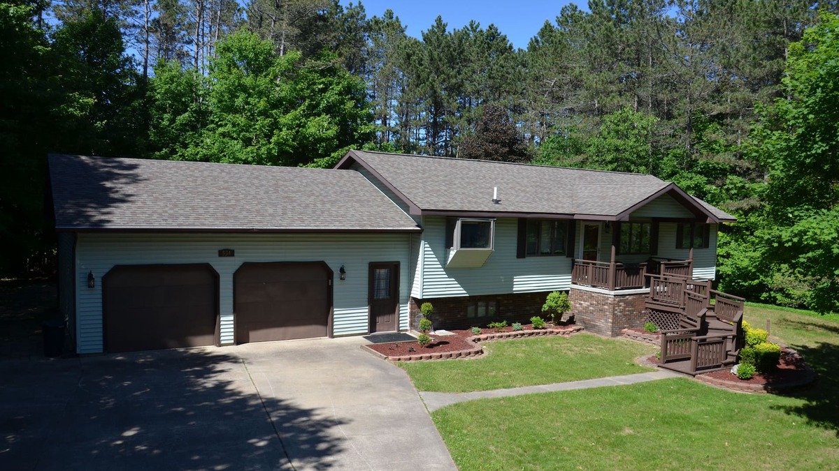 Gaylord House | Great getaway for families wanting to golf, ski, boat or hit the trails