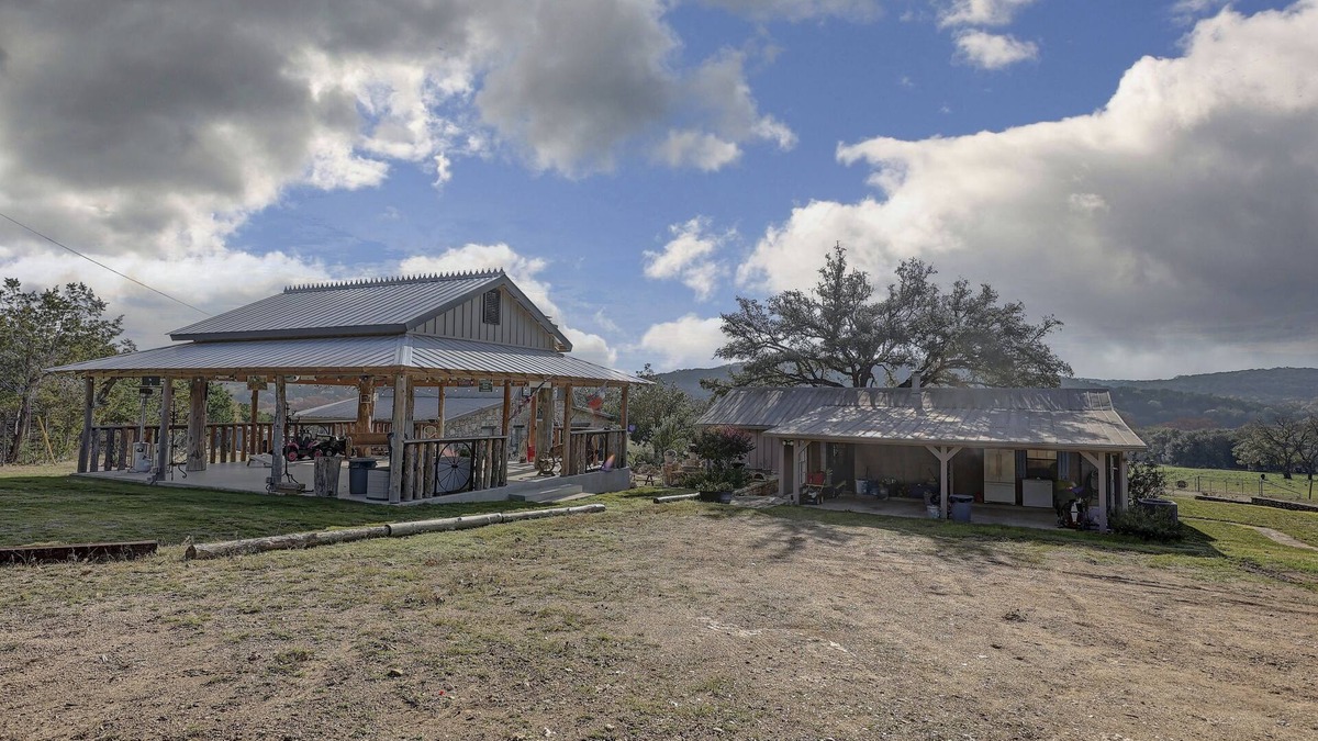 Hunt House | Great Guadalupe River Access! Outdoor Firepit, Pavilion & wood burning stove!