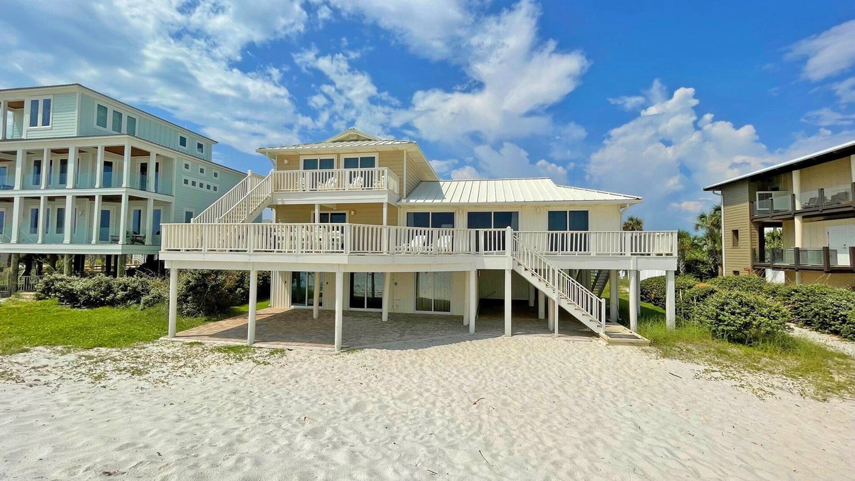 Villa Primera House | Great Gulf Front Family Home! Perfect for intimate weddings too!