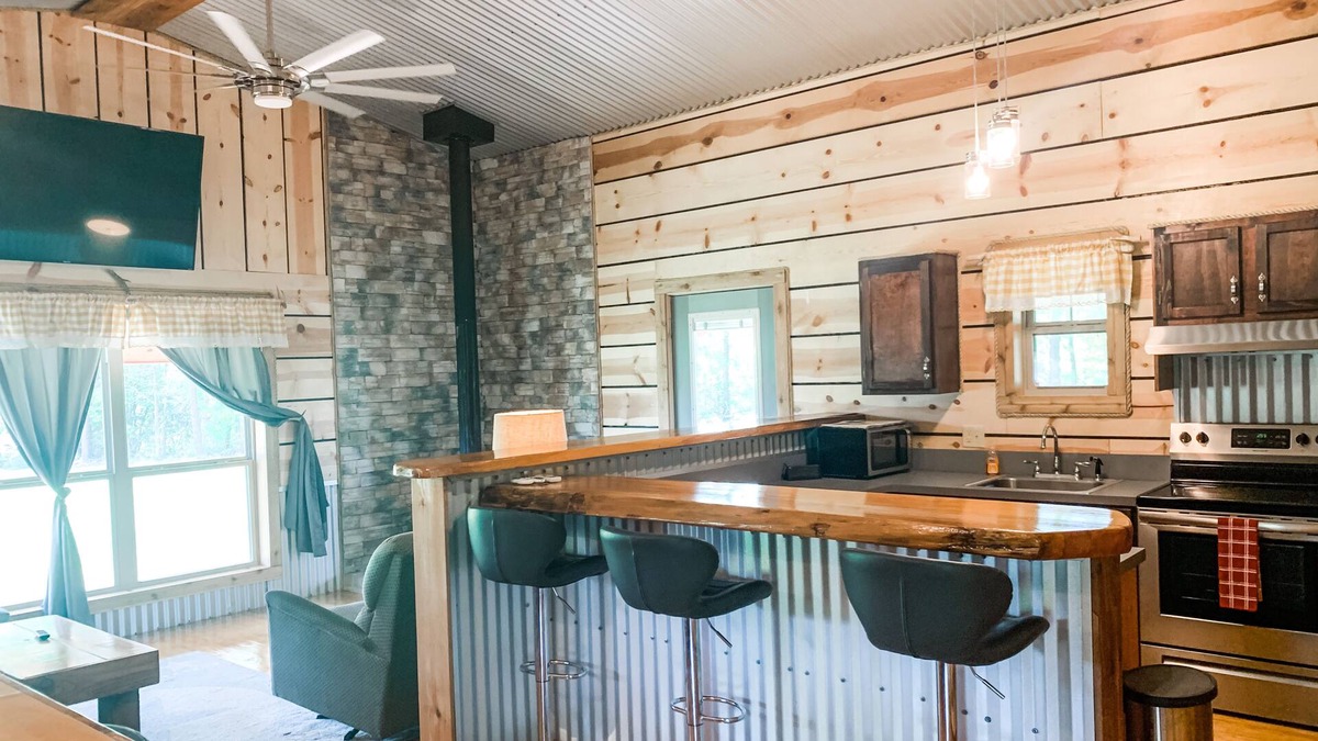 Zavalla House | Great home on Sam Rayburn 1/10th mile from Monterey Boat Ramp w/ RV hookup