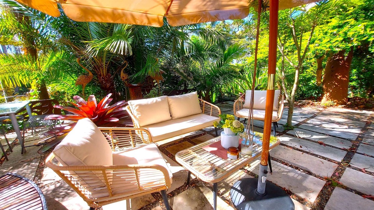 Palm Beach House | Great Home until 6 to catch Palm Beach with walking access to the Ocean beach!