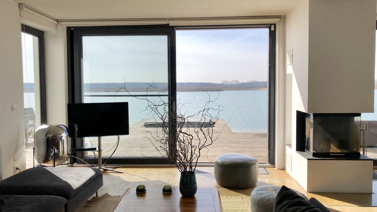 Lobnitz House | Great Home with open fireplace and sauna right at the lake