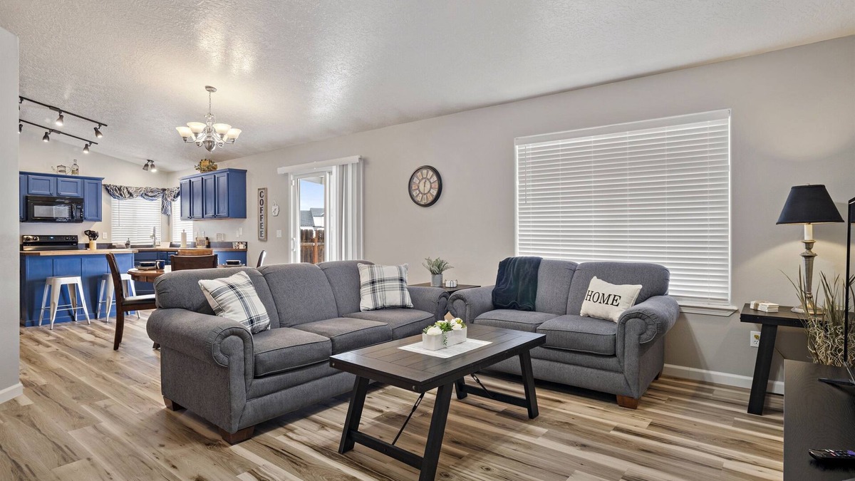 Kuna House | Great Kuna Location~Garage Games~Big Yard~Pets Welcome