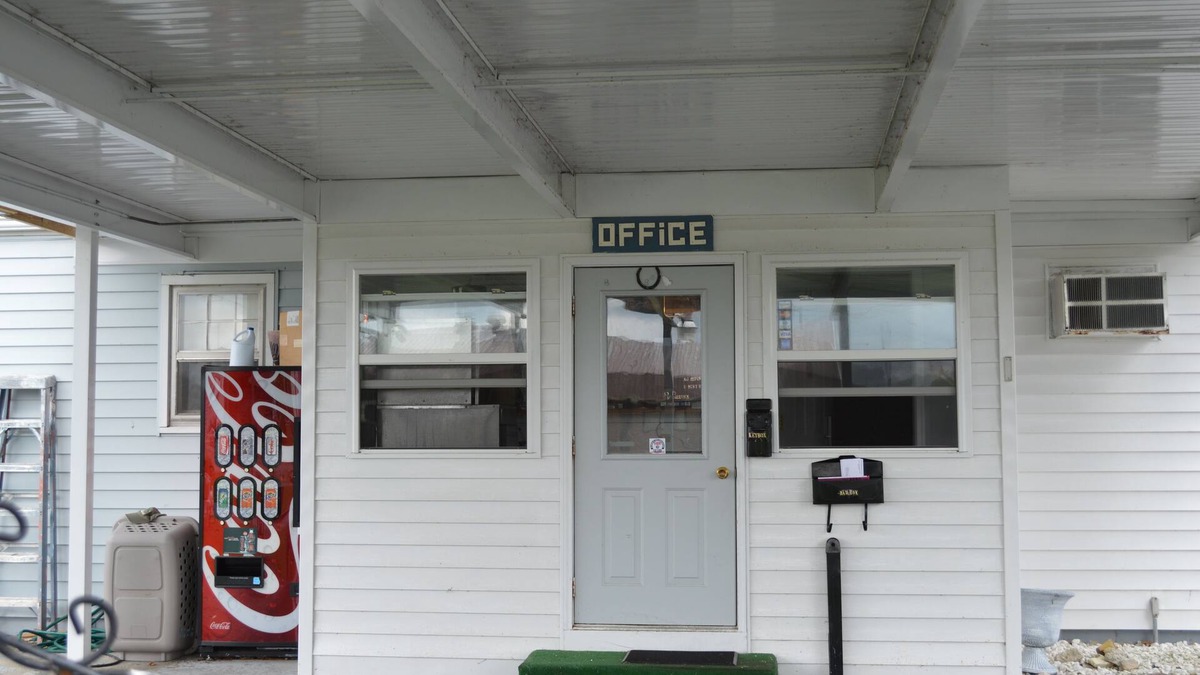 Fremont Hotel | Great Lakes Motel