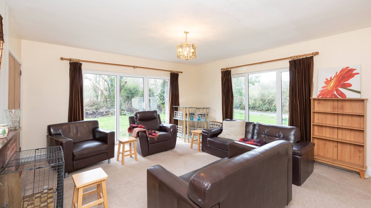 Tramore House | Great living and activity space, easy walks country lanes.