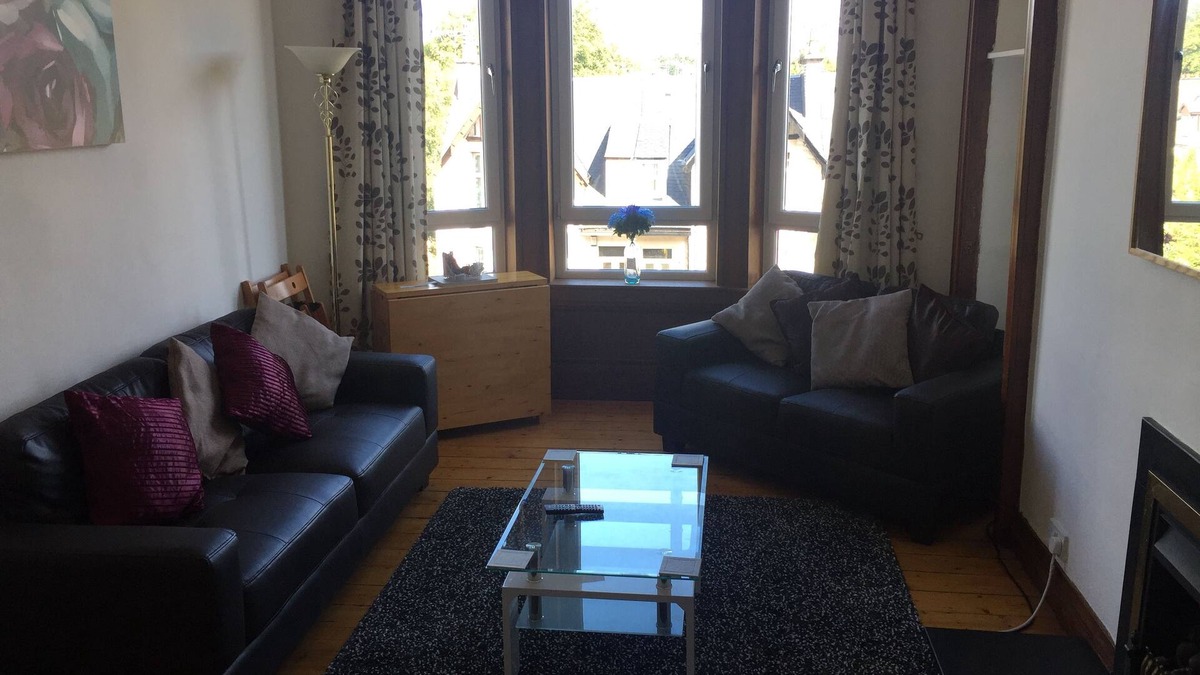 Whiteinch Apartment | Great Location 2 Bedroom Scotstoun Flat