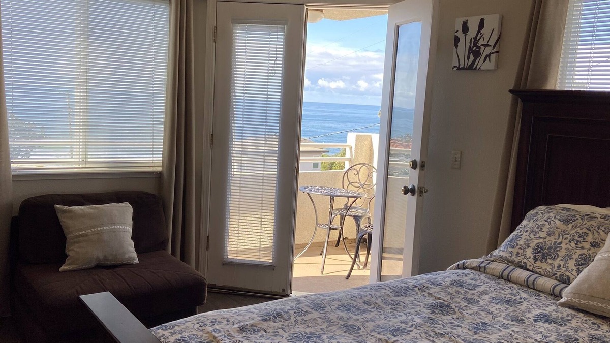Motel District Condo | Great location! Easy beach access! Sleeps 12