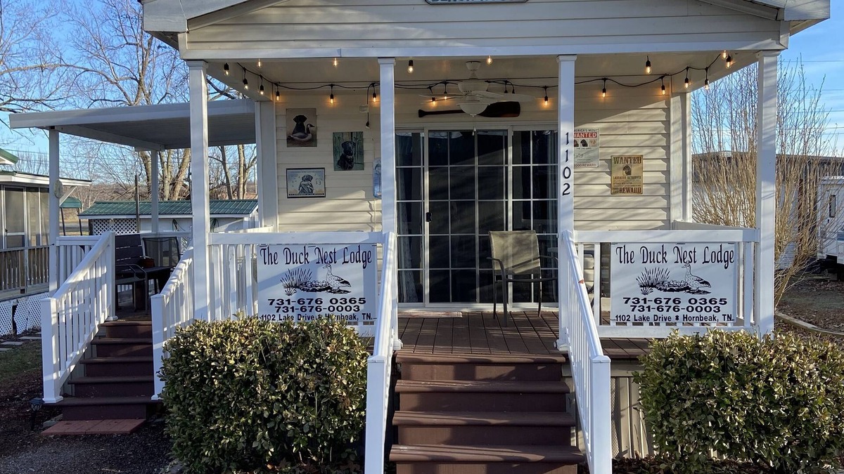Hornbeak Cabin | Great location just across the street from Reelfoot Lake close to boat ramps