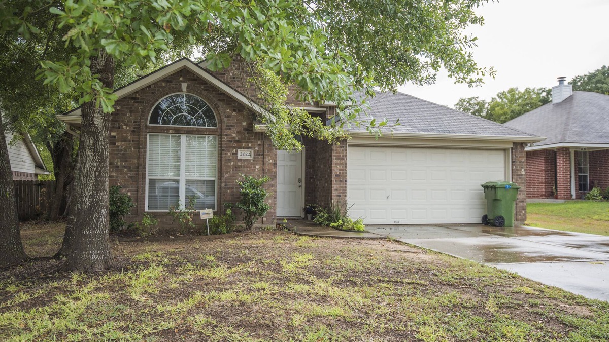College Station House | Great Location! Only 5-10 minutes from Kyle Field!