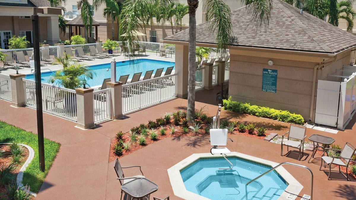 Villas Apartment | Great Location! Outdoor Pool, Minutes to Bell Tower Shops and Fish Tale Marina!