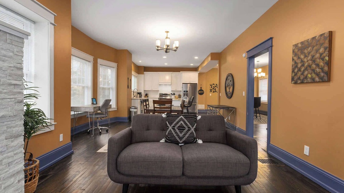 Broadway Gillham House | Great Location|Perfect for 30 day stays|4BR+WiFi