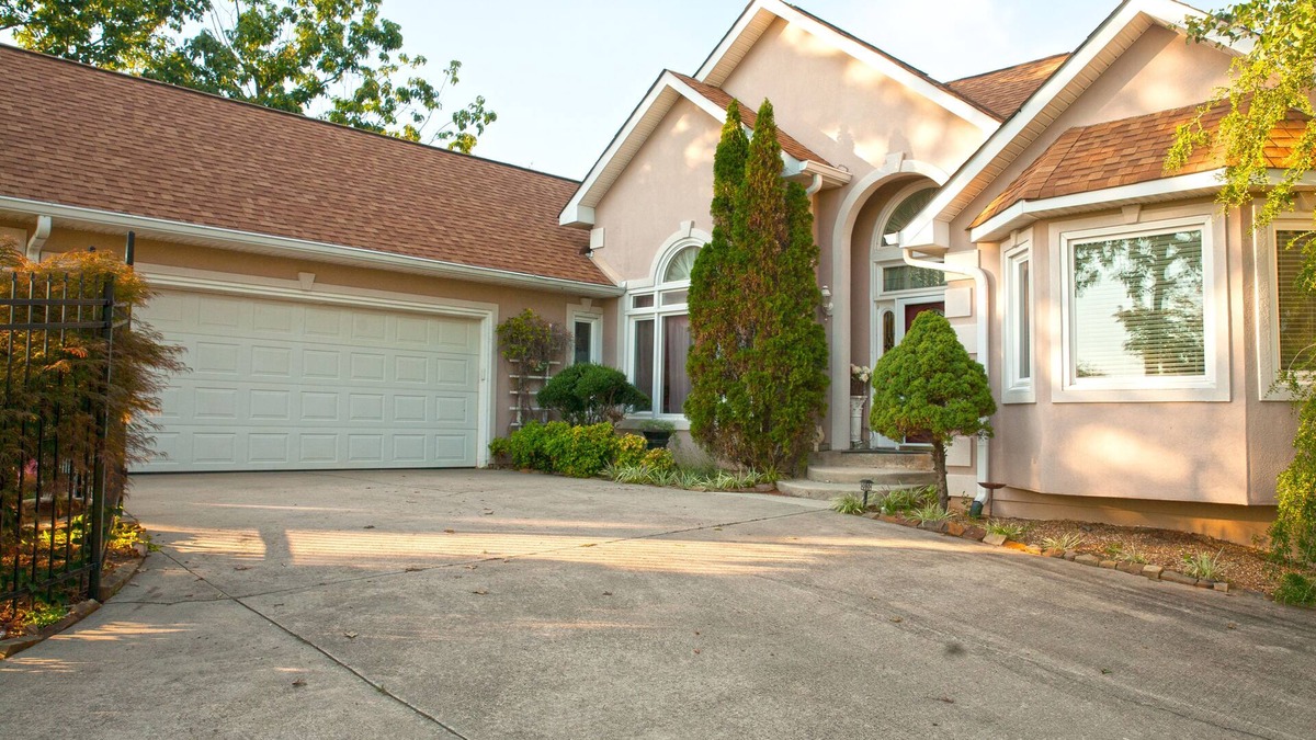 Cleveland House | Great Mountain View!