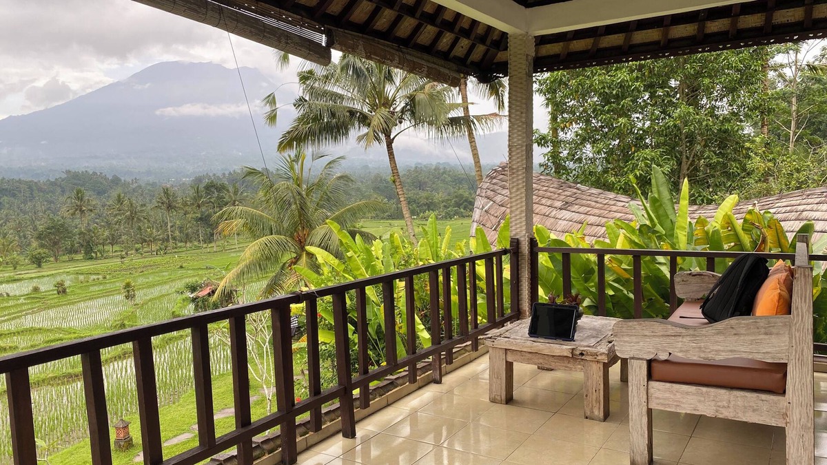 Selat Bed & Breakfast | Great Mountain Views
