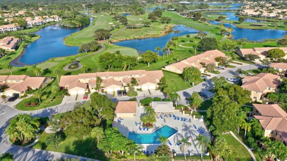 Prestwick Chase House | GREAT OFF-SEASON DEAL AVAIL!!! Fantastic PGA TH in PRIME LOCATION!