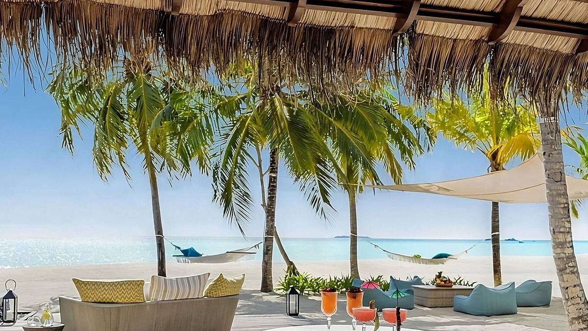 Reethi Rah Hotel | Great Relaxing Overnight Stay! Beach View w/Private Pool and Indoor Spa Tub!