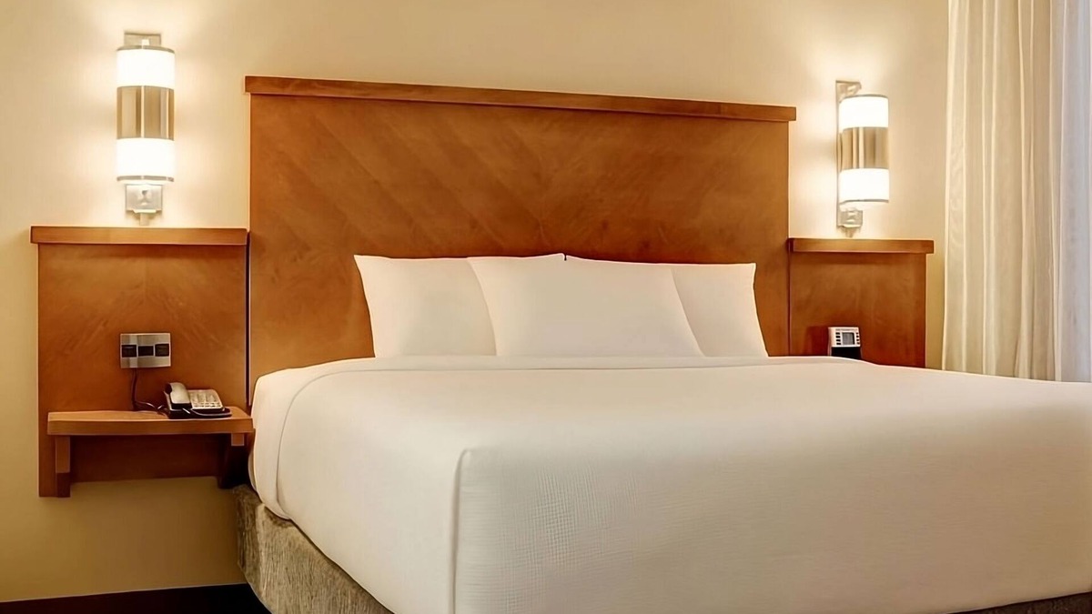 Gwinnett Place Apartment | Great Relaxing Overnight Stay! Spacious Unit. Minutes Away Gas South Arena!