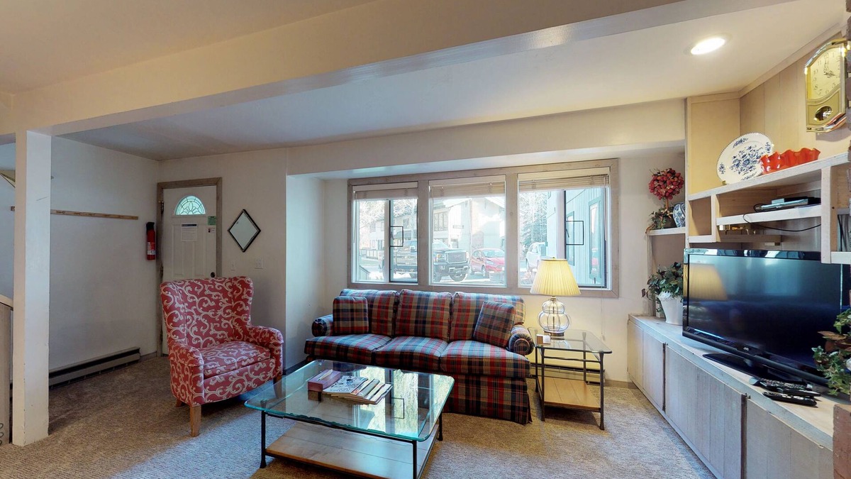 Warm Springs Condo | Great Ski Condo w/Pool and Hot Tub Access - Walk to Lifts