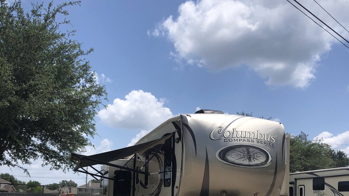Cinco Ranch North Lake Village House | Great south west equestrian center 5th wheel