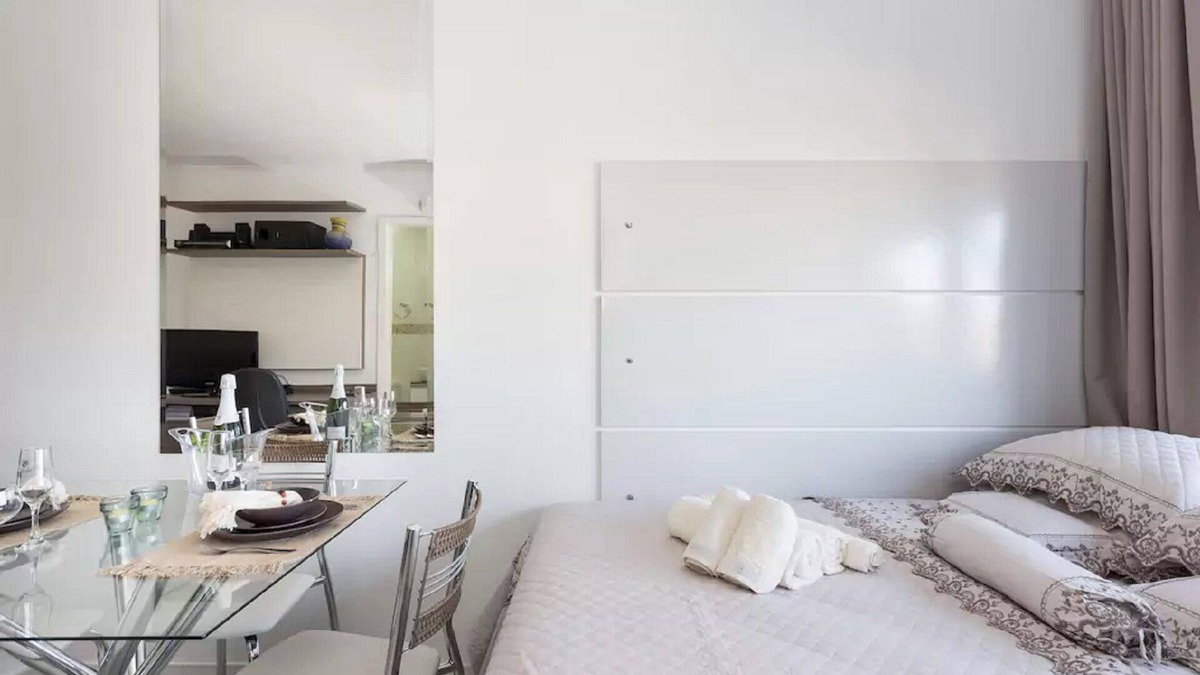 Cristo Redentor Apartment | Great studio, Bourbon Wallig Shopping Mall, Cristo Redentor and Conceição Hospitals. and