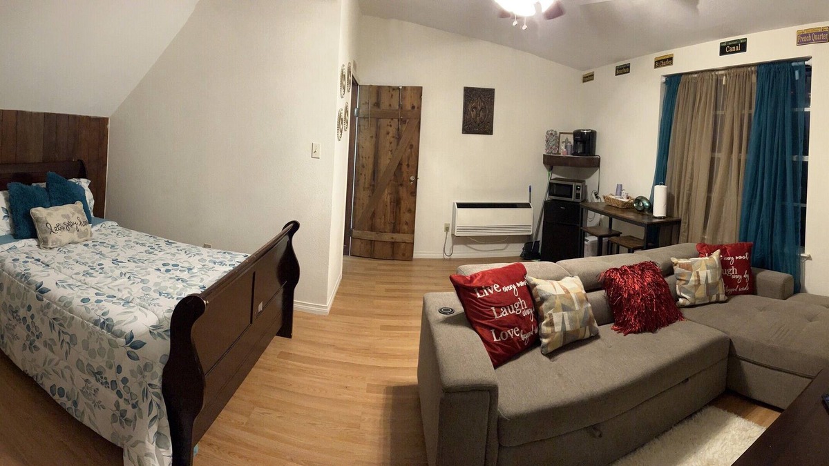 Chalmette Apartment | GREAT STUDIO SUITE...above garage suite over looking pool
