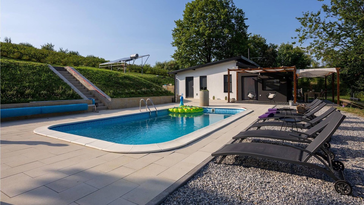 Oriovac House | Great vacation home for families or friends in charming, natural surroundings.